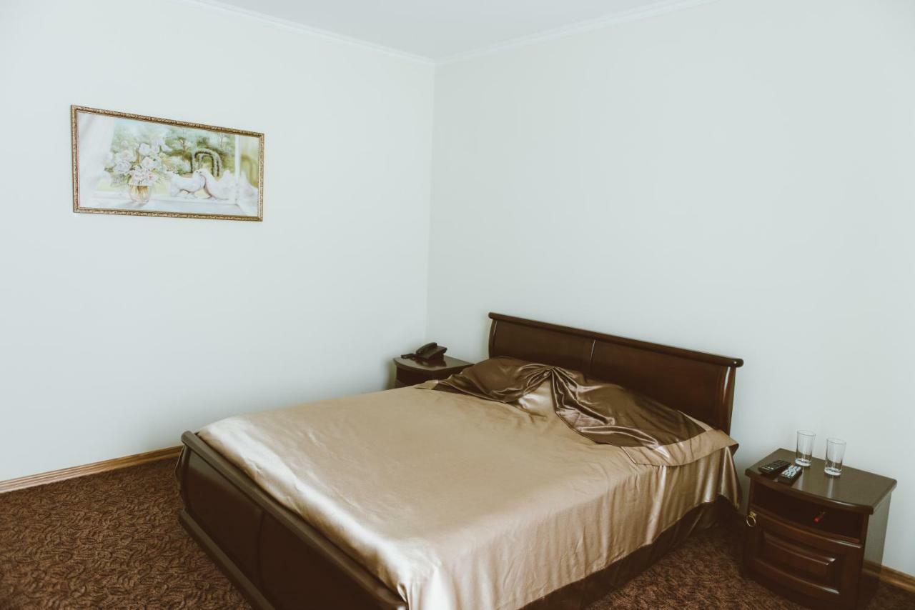 Hotel Korona Kolibajivka Kültér fotó