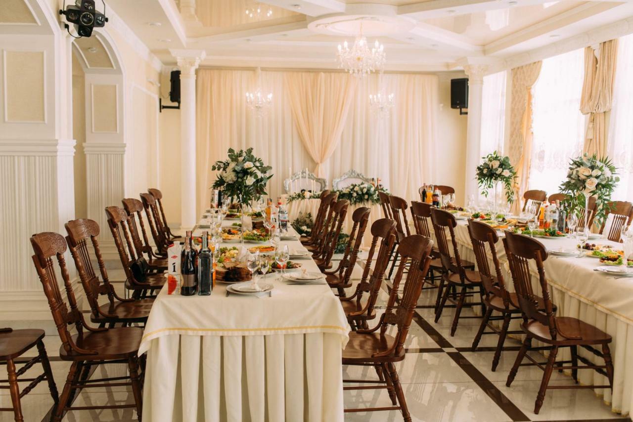 Hotel Korona Kolibajivka Kültér fotó