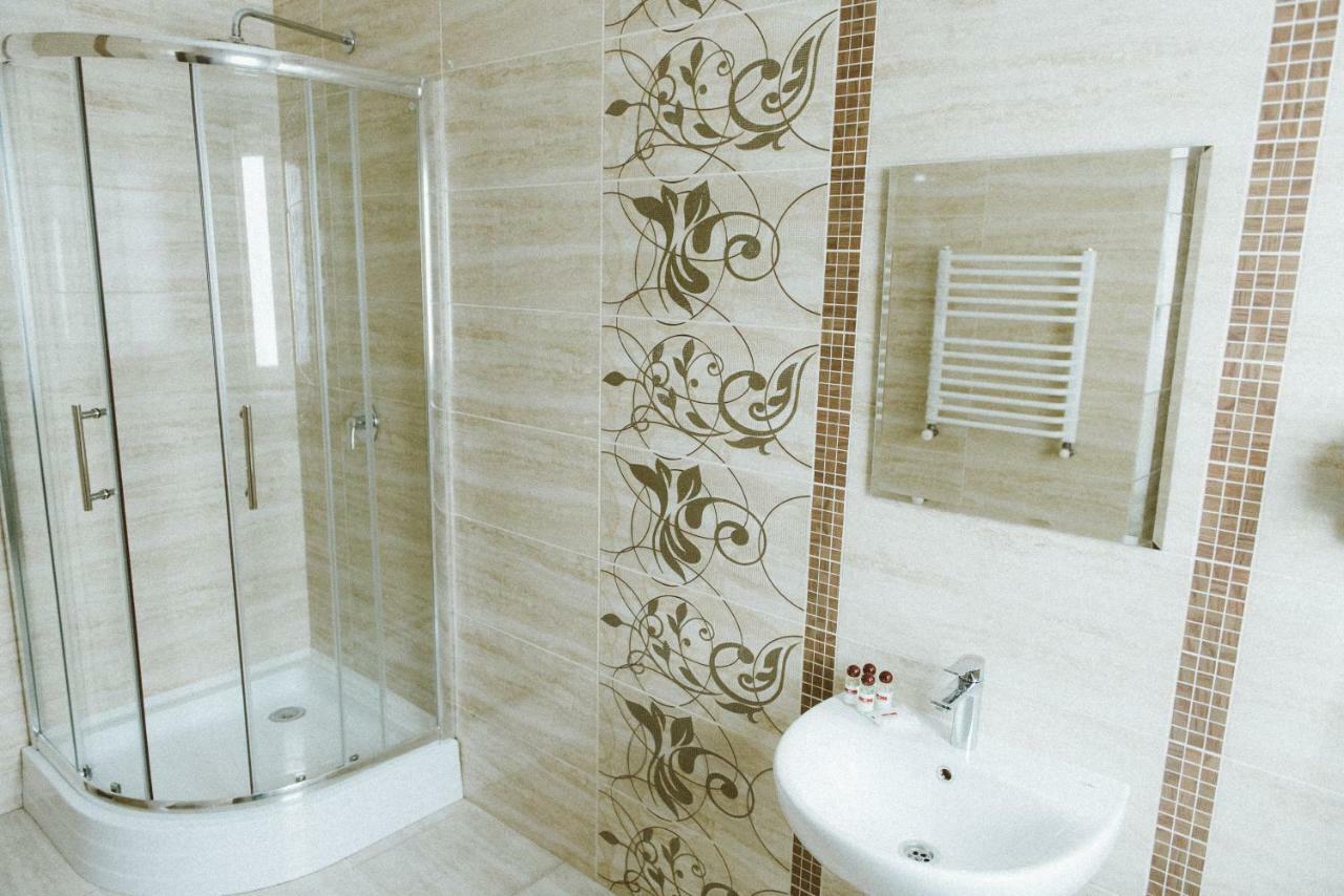 Hotel Korona Kolibajivka Kültér fotó