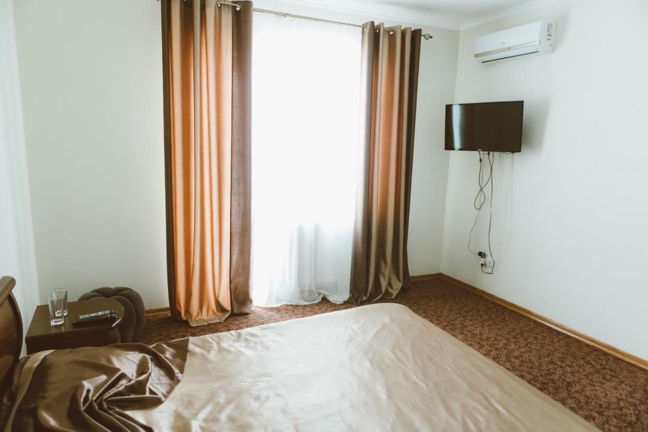 Hotel Korona Kolibajivka Kültér fotó